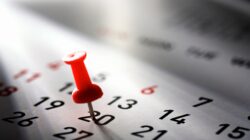 Nove dos dezessete feriados ou pontos facultativos caem em dias de quinta, sexta ou sábado no próximo ano