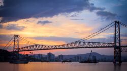 Florianópolis é o 1º destino brasileiro e o 4º no mundo mais buscado para o verão